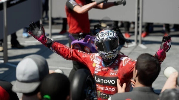 Gameplay e captura de tela de MotoGP 24 - PS4